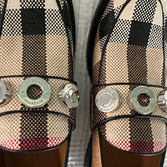 Authentic Burberry Broadbrook Check Logo Loafers Womens - Picture 5 of 8